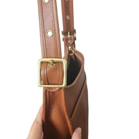 Coach VTG Legacy Zip 9966 Tan / Gold Hardware - Picture 5 of 9